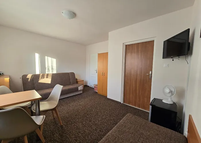 Olivia Alloggio in famiglia